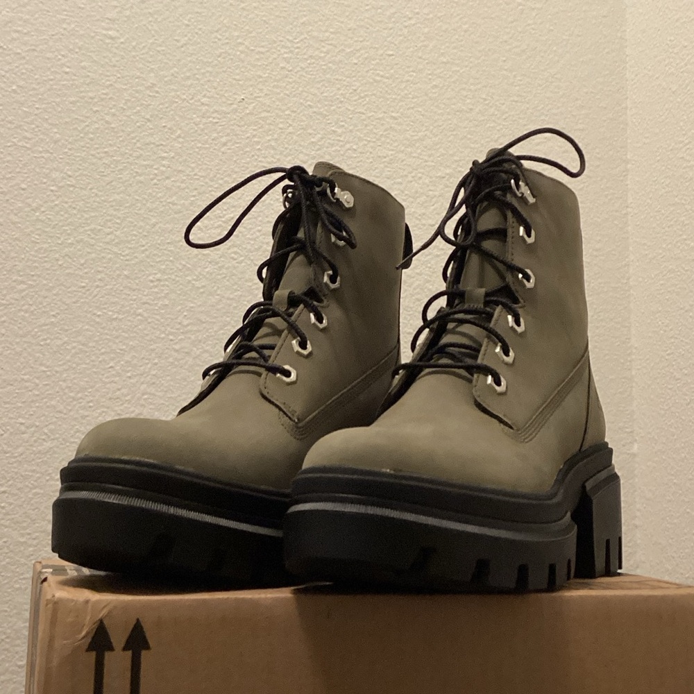 Timberland Women’s Everleigh Lace Up Boots - Picture 3 of 6